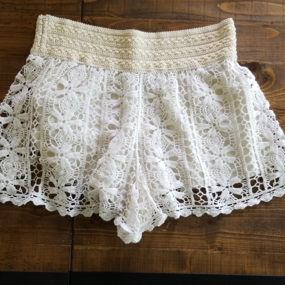 Topshop Crocheted Boho Gypsy Surfer Shorts - Picture 9 of 9